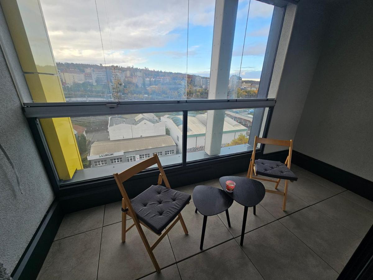 Apartment - O2 Arena Prague with parking - - with large glass balcony - B&B Praga