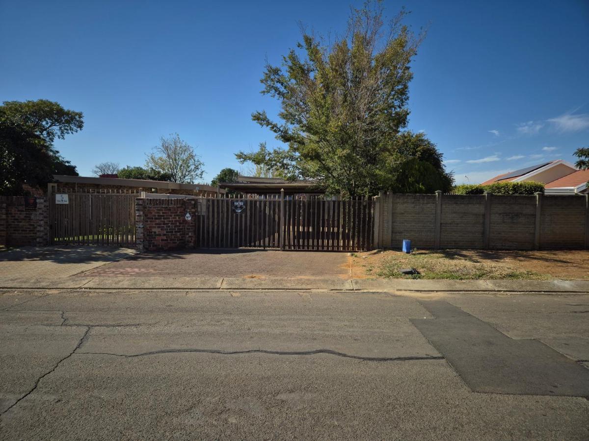 Feather Rest - B&B Bloemfontein