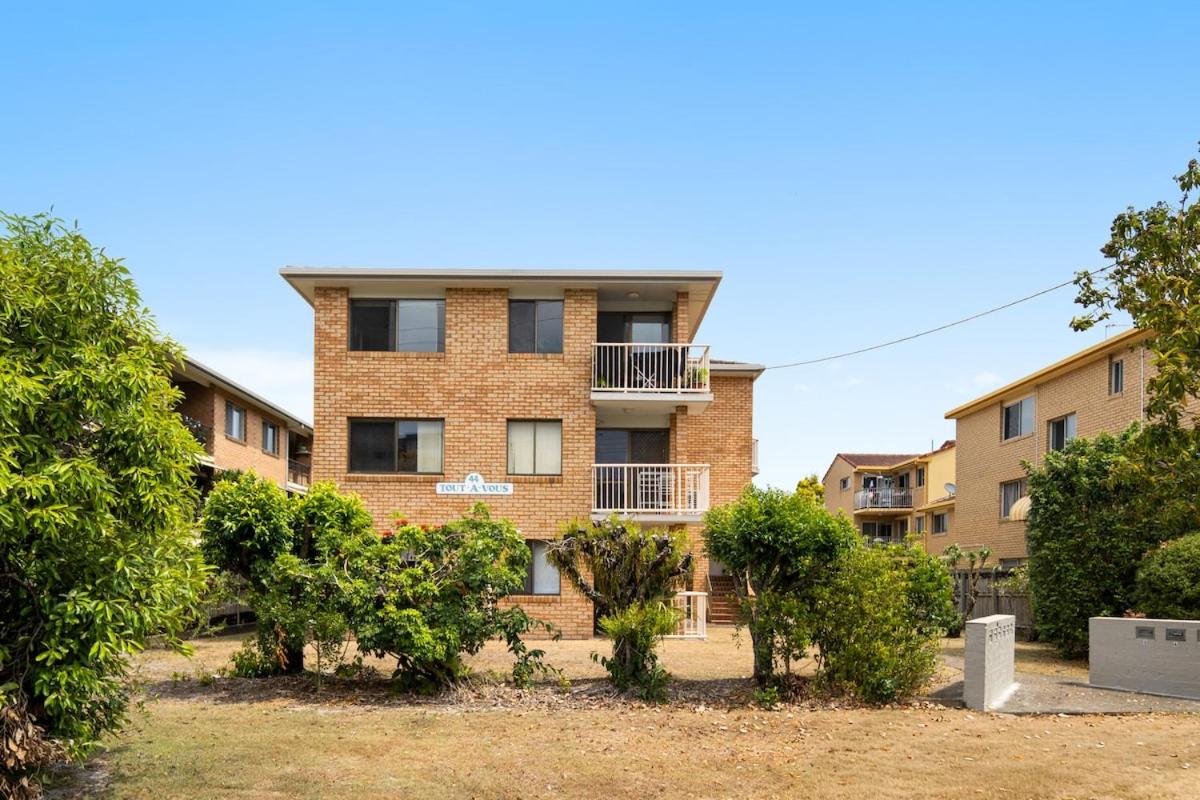 Beautiful Beach Escape 2BR Apartment Free Wi-Fi - B&B Gold Coast