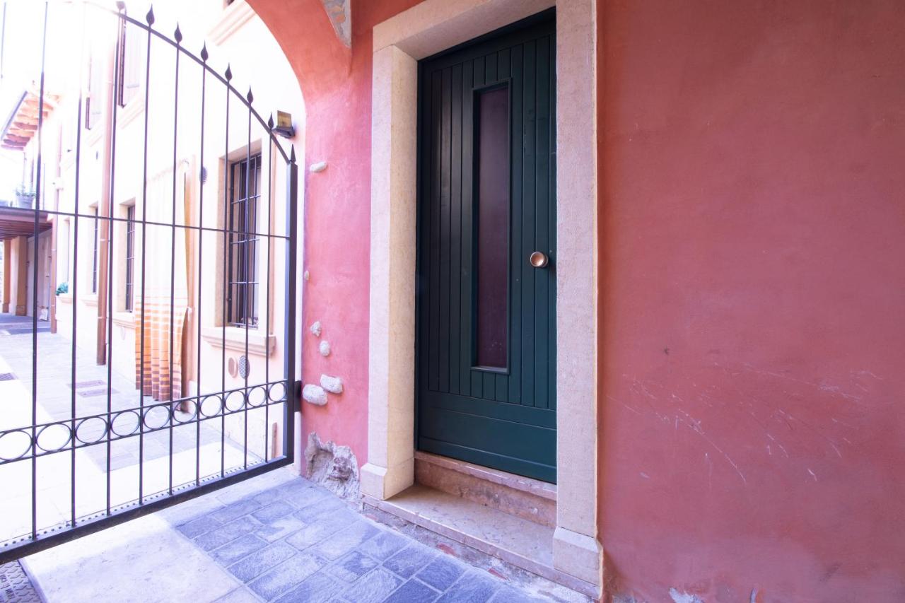 GuestHost - Valeggio sul Mincio Two-Levels Apt X4! - B&B Valeggio sul Mincio