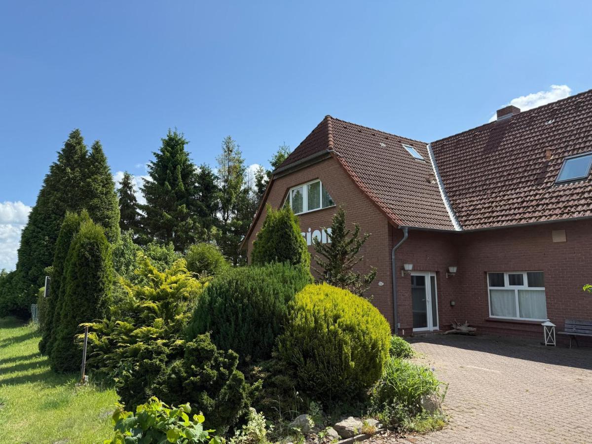 Feriendomizil "Marlow" mit eigenem Garten - B&B Hirschburg