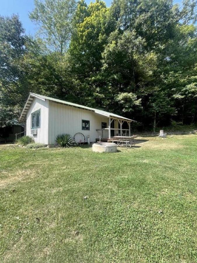 Relaxing Group Cabin with Fire Ring in Indiana - B&B Stony Lonesome