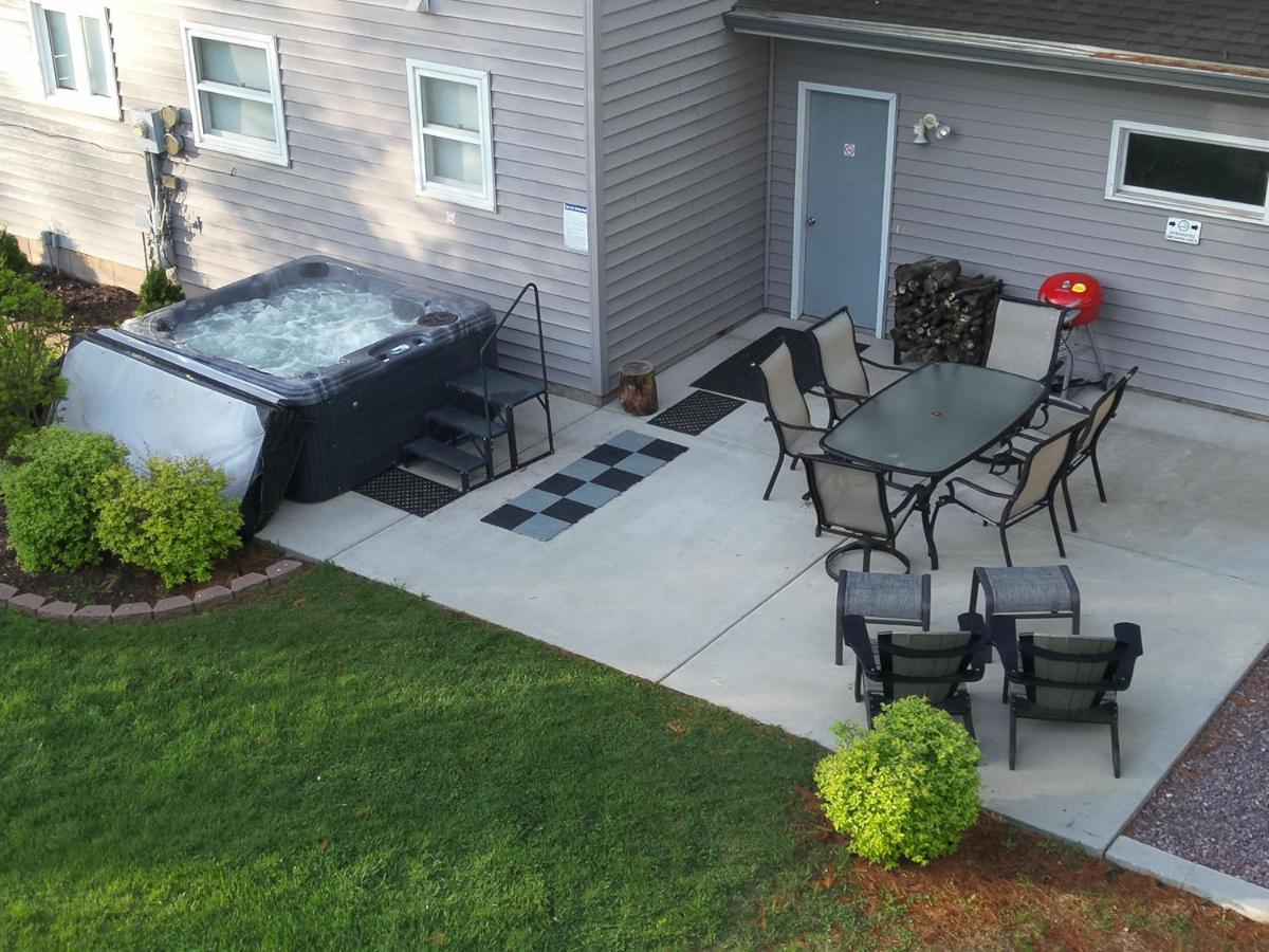 The Hemlock/Hot Tub/Golf/Private Yard - B&B Spring Green