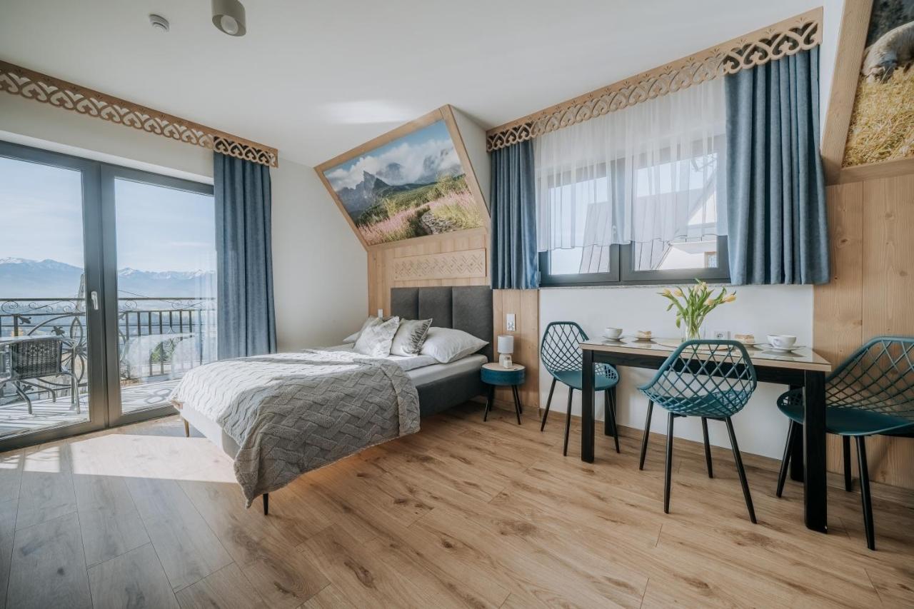 Studio with Mountain View