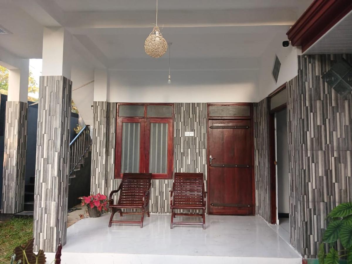 Ocean Breeze - B&B Dikwella