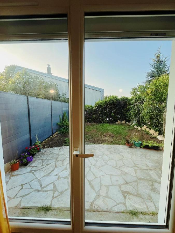 Nids calmes FLYHOME - 7mins à pied de gare - Mi Disney et Paris - B&B Noisiel