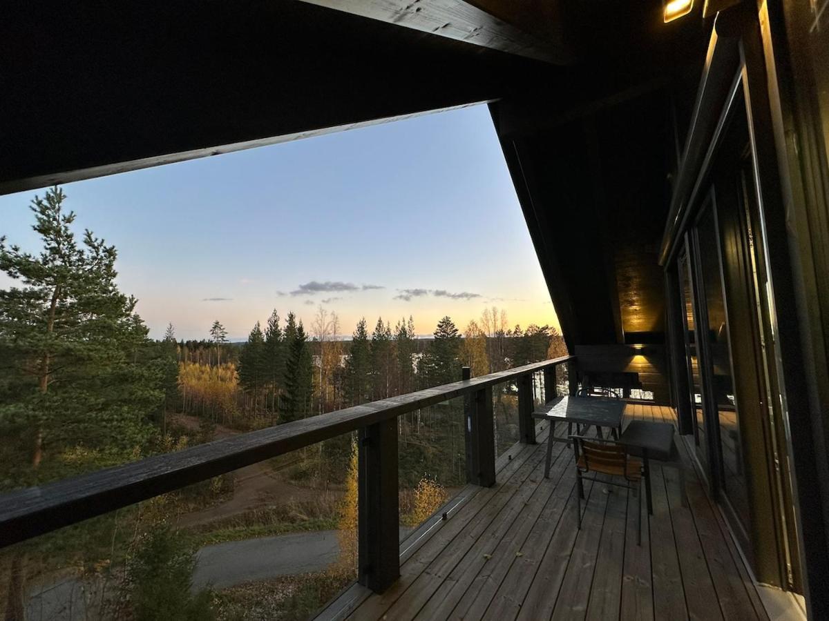 Three-Bedroom Apartment with Lake View