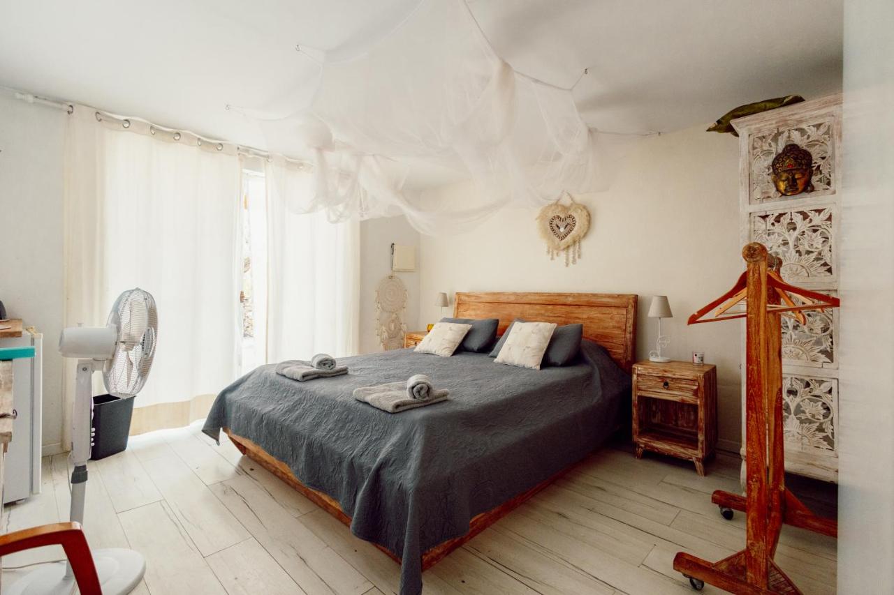 Queen Room with Garden View