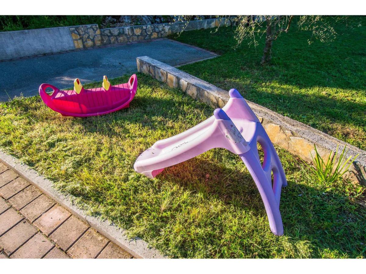 Apartment in Starigrad-Paklenica 6881 - Bed and Breakfast Starigrad