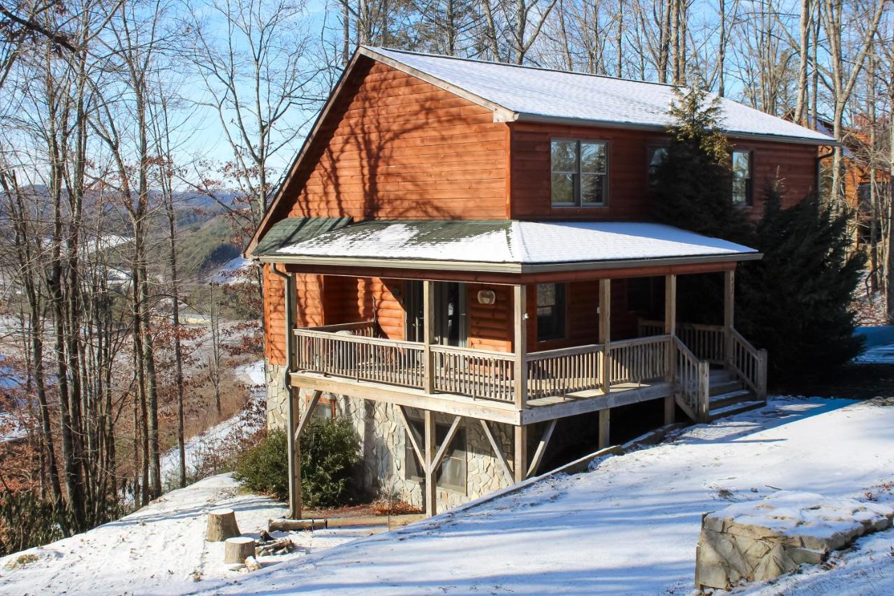 A Bit of Heaven Cabin Less Than 13 Miles from Boone! - B&B Fleetwood