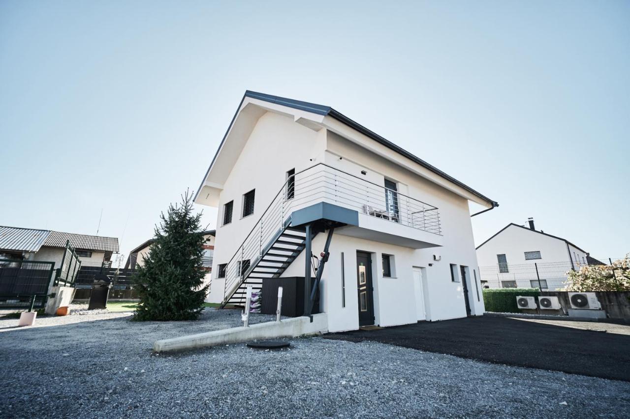 Green Alpine Nest - Ferienwohnung Komenda