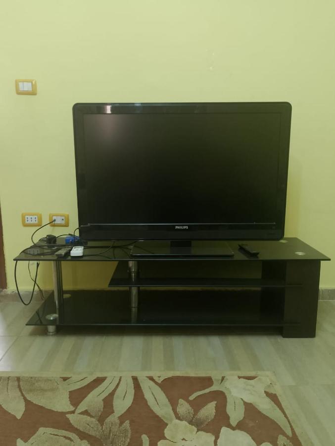 شقة جميلة فى العبور الحى التاسع مكيفه بالكامل وفيو حديقة - B&B Abu Sir