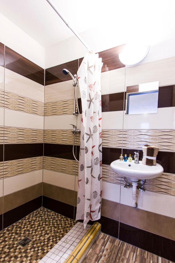 Camera Doppia con Letti Singoli con Bagno
