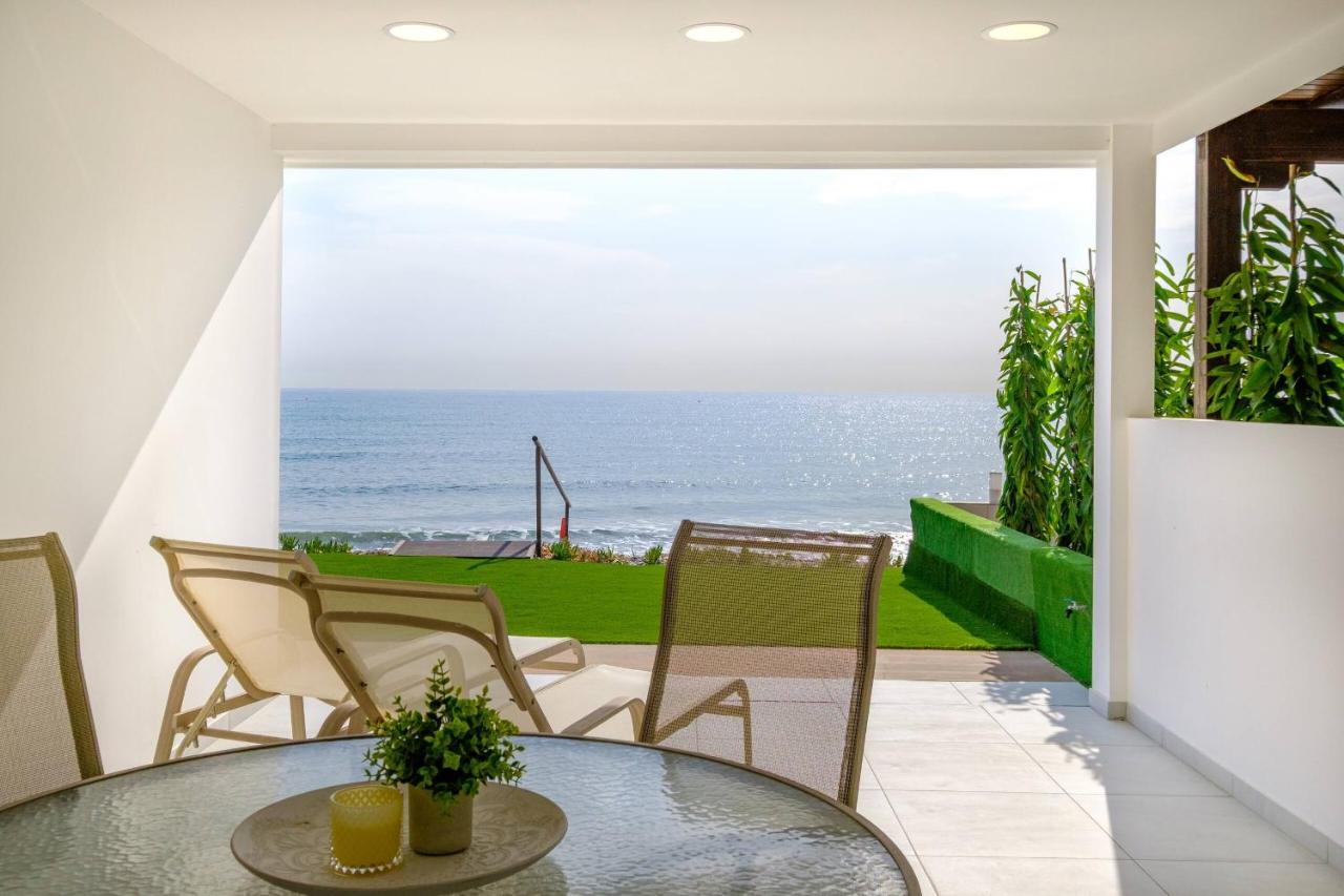Wavestone Beachfront House - B&B Meneou