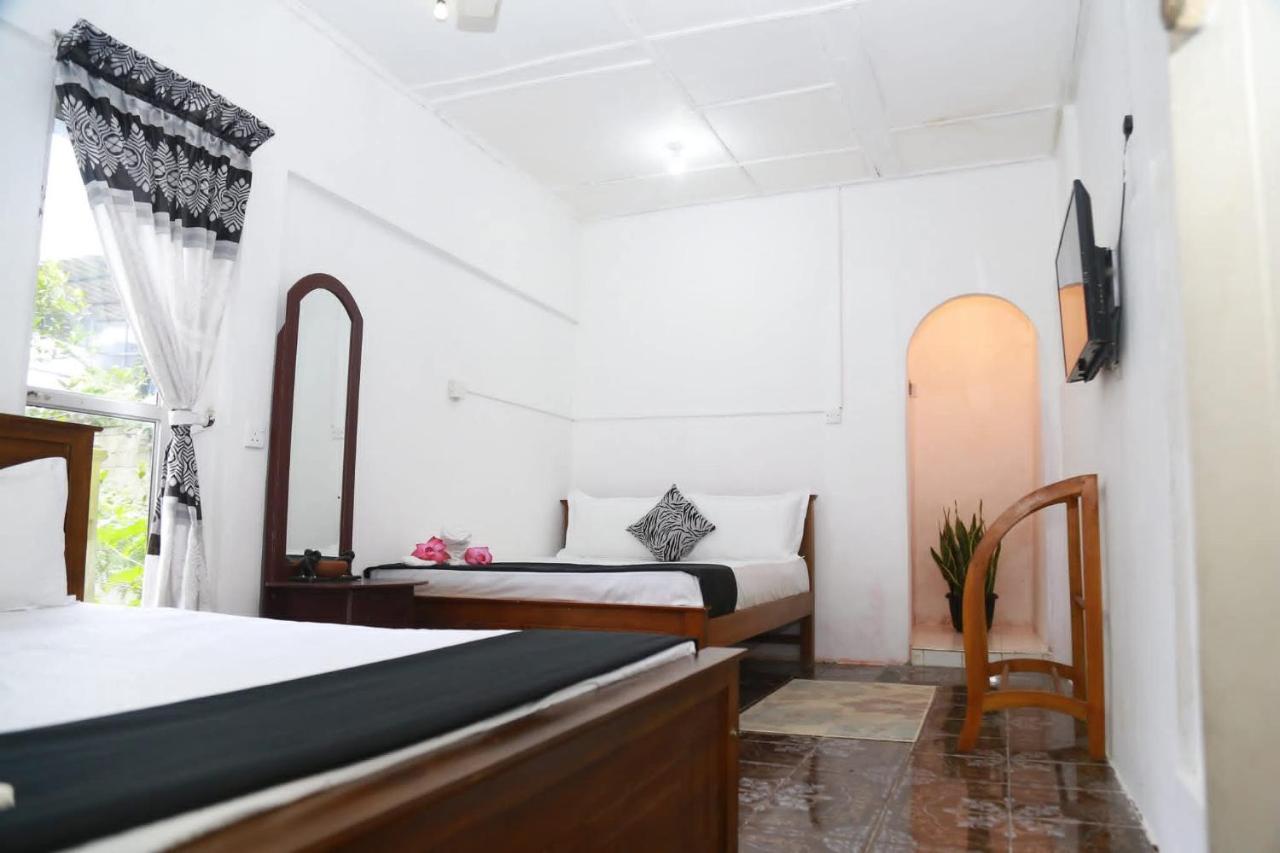 Camera Tripla con Vista Montagna