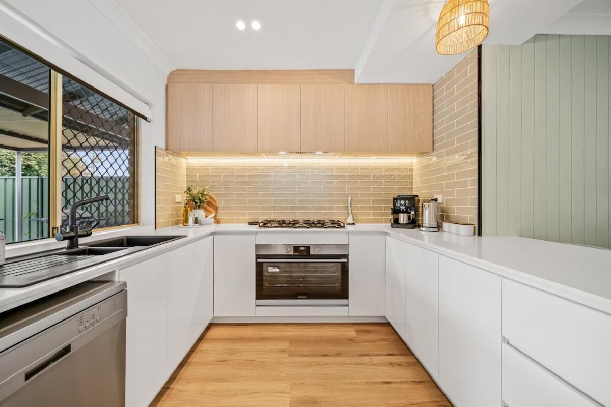 Short Stay Sanctuary - Close to airport - B&B Perth