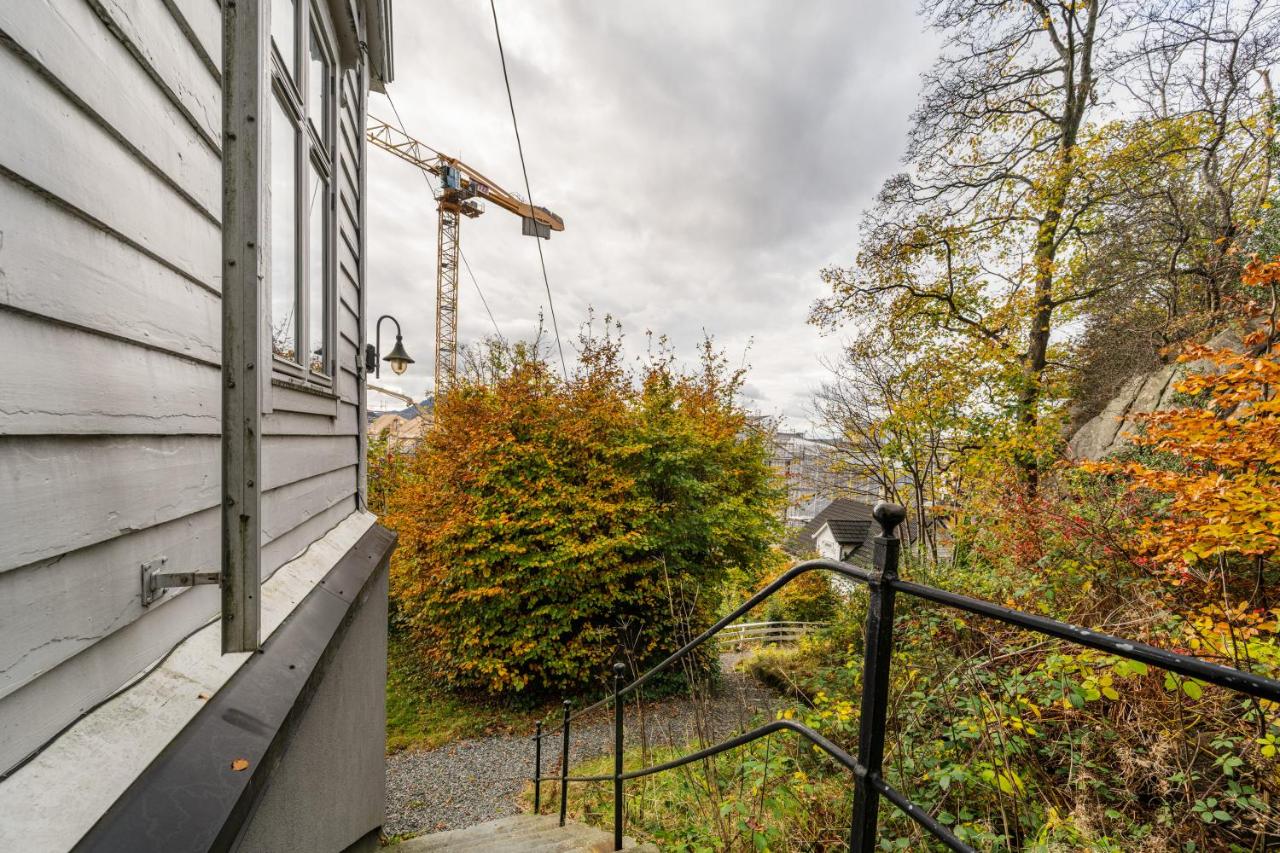 Bergen Villa - Charming 3 Bedroom with Views! - B&B Bergen