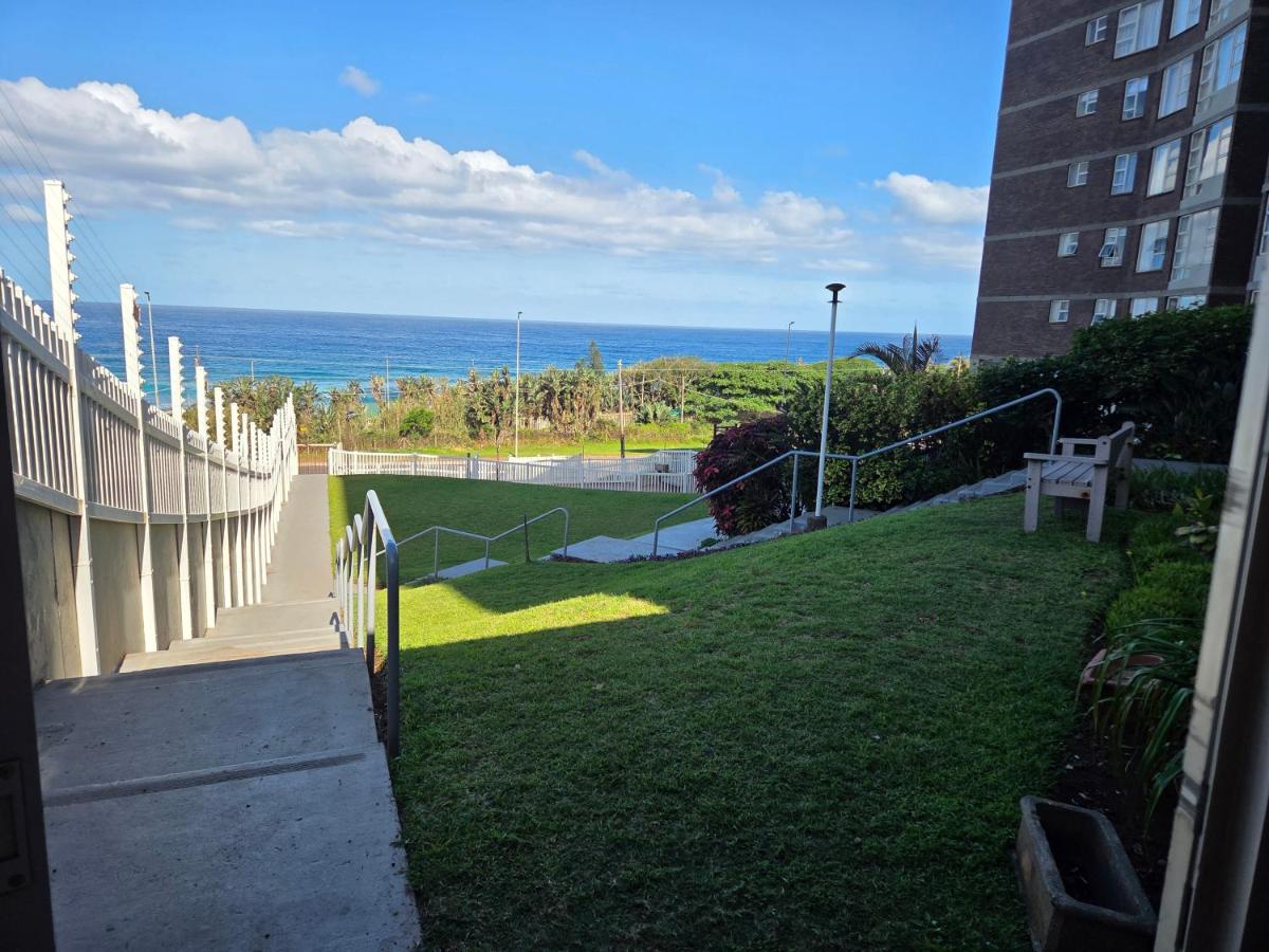 Peacehaven Beachfront Property - Scottburgh KZN - B&B Scottburgh