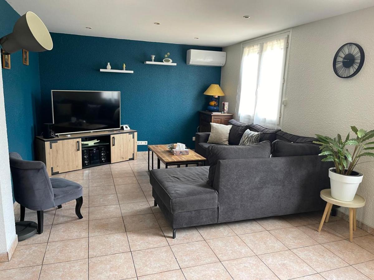 Grande villa familiale à 5 min des plages en voiture - 4 chambres - wifi - clim - stationnement facile - grande cour - B&B Saint-Cyprien