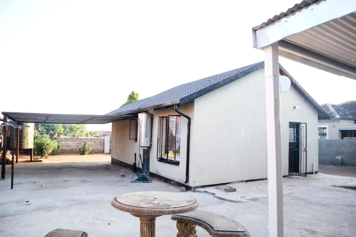 Lapeng Mogwase Free Parking-Free WIFI - B&B Mogwase