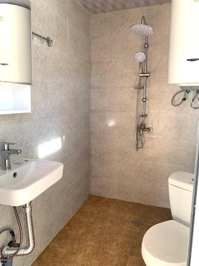 Camera Matrimoniale con Vista Giardino