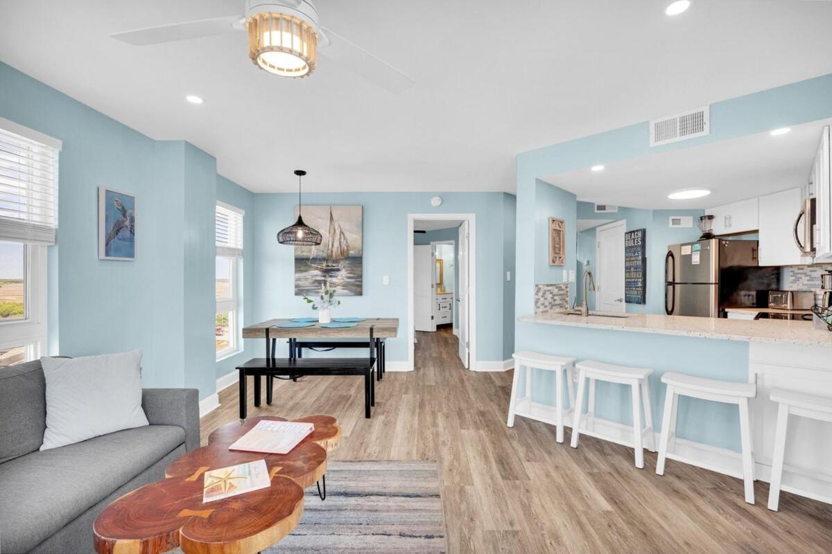 Private St Regis Beachfront Getaway with Amenities - B&B North Topsail Beach