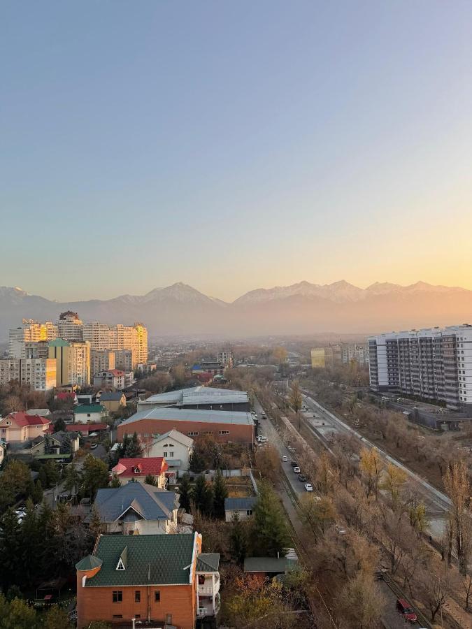 С видом на горы ЖК Mega Towers - B&B Almatý