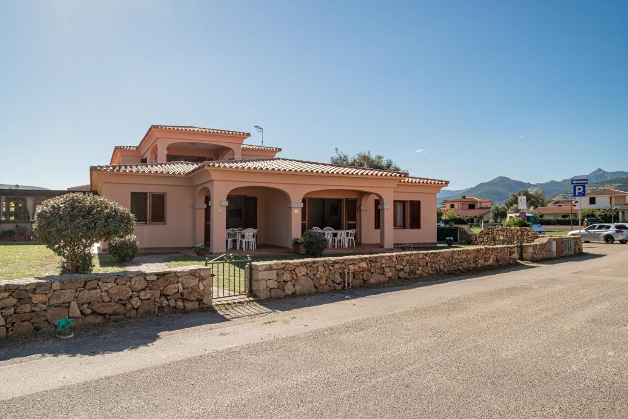 Residenza La Cinta 1 - Chambres d'hôtes San Teodoro