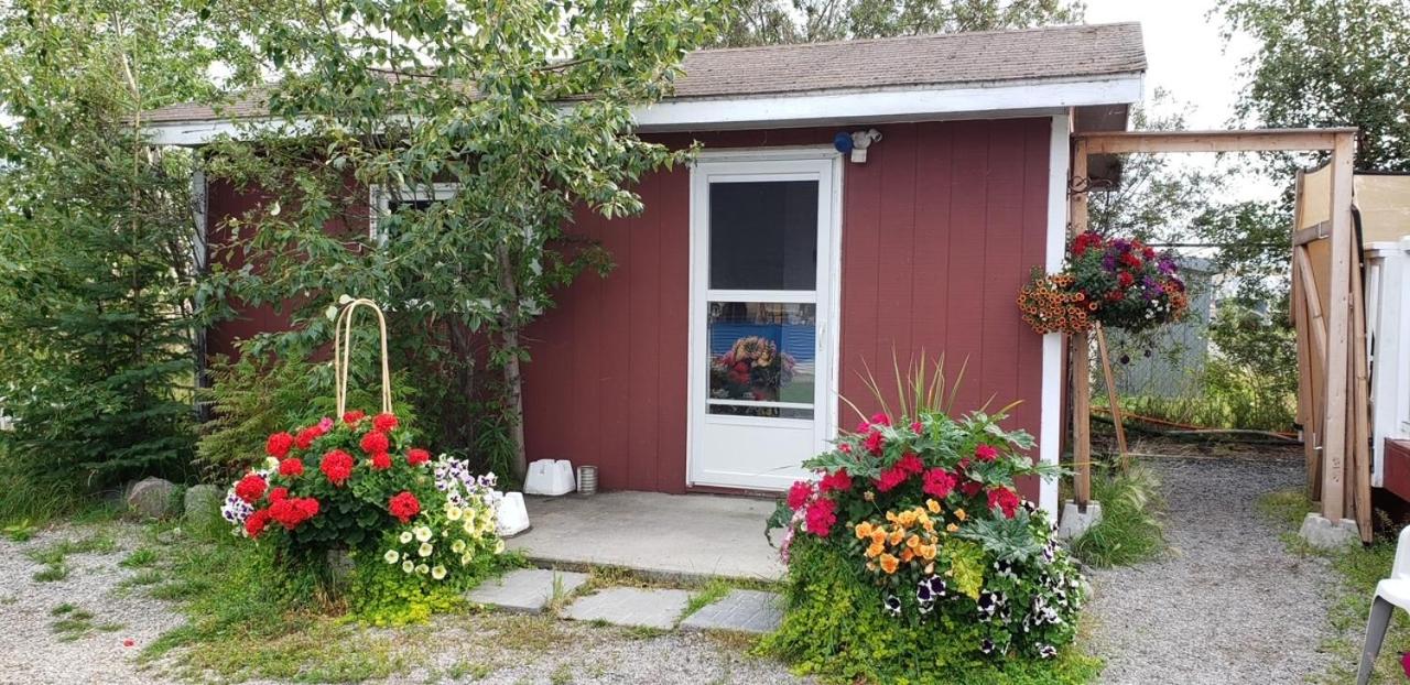 Cabin with Shared Bathroom