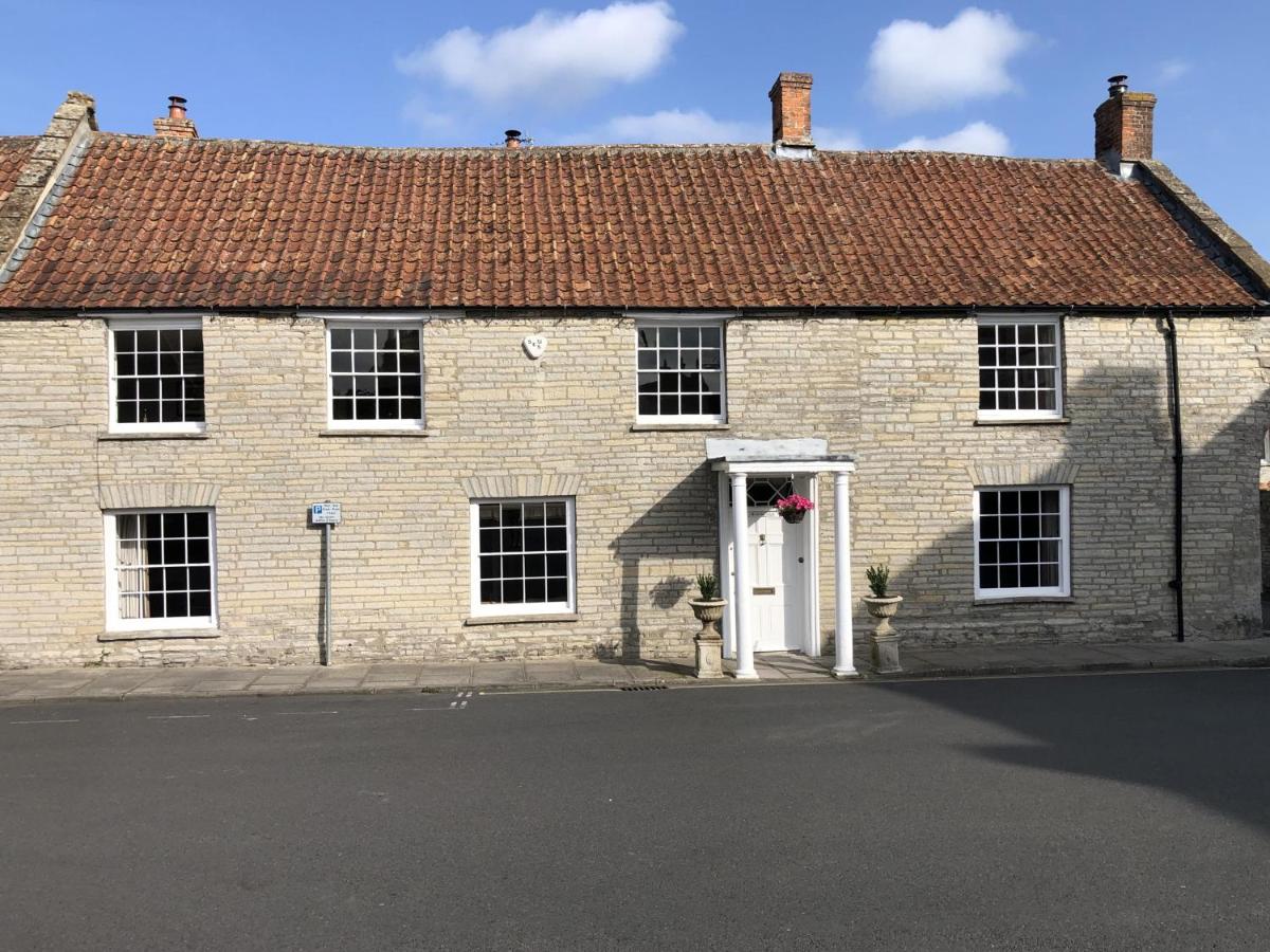 Old Bell House - Spacious Period Home in the Heart of Somerton - B&B Somerton