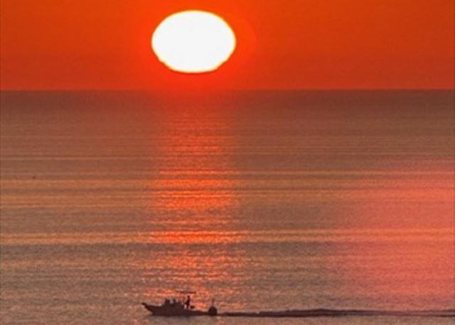 Renovated and Beachfront, Paradise Awaits - B&B Marco Island