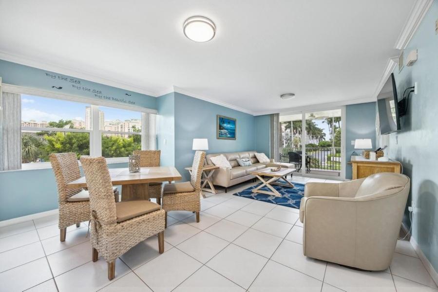 Luxurious Island 3 Bed Retreat I Walk to Beach - Ferienwohnung Marco Island