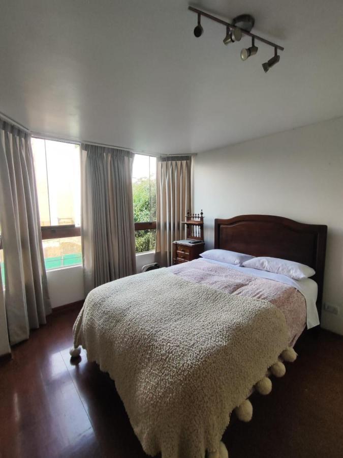 Amplia y céntrica habitación con vistas Larcomar - B&B Lima