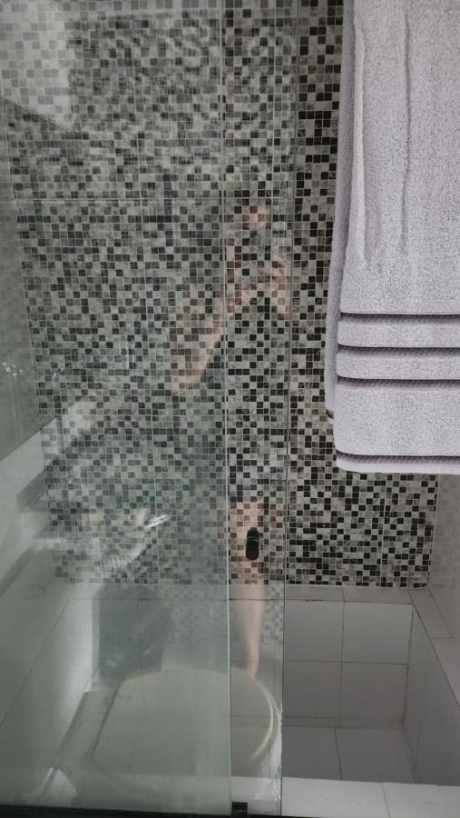 Suíte externa de casa em condomínio fechado - B&B Belém