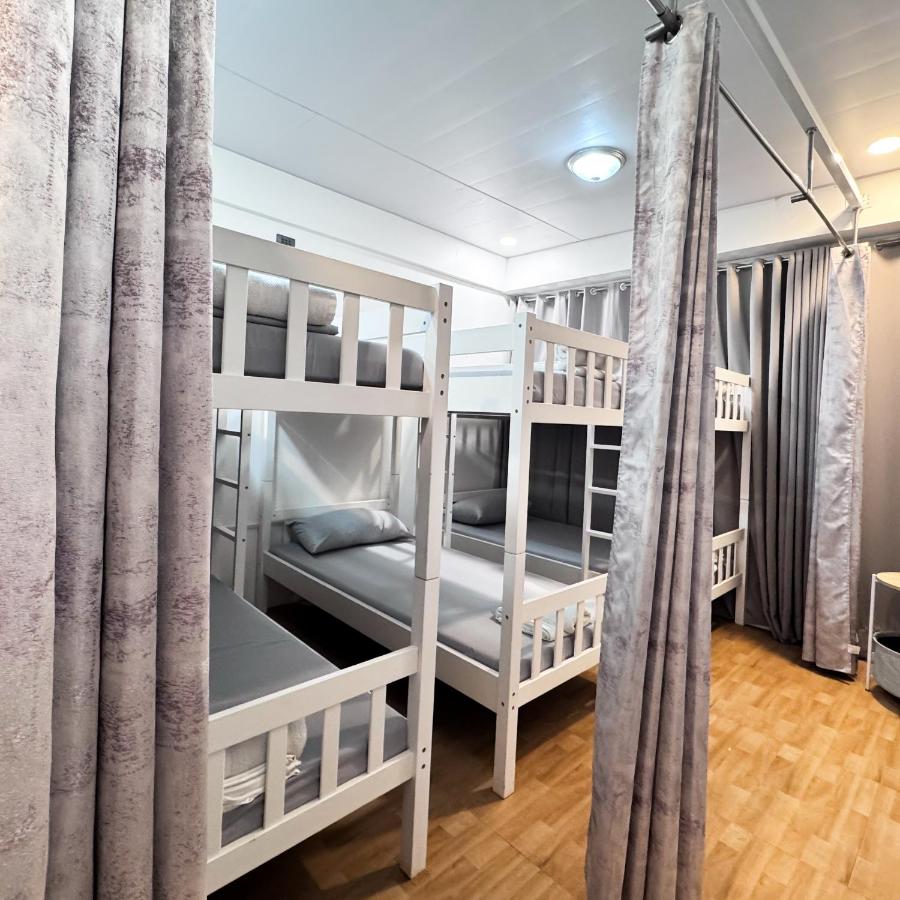 Mixed Dormitory Room