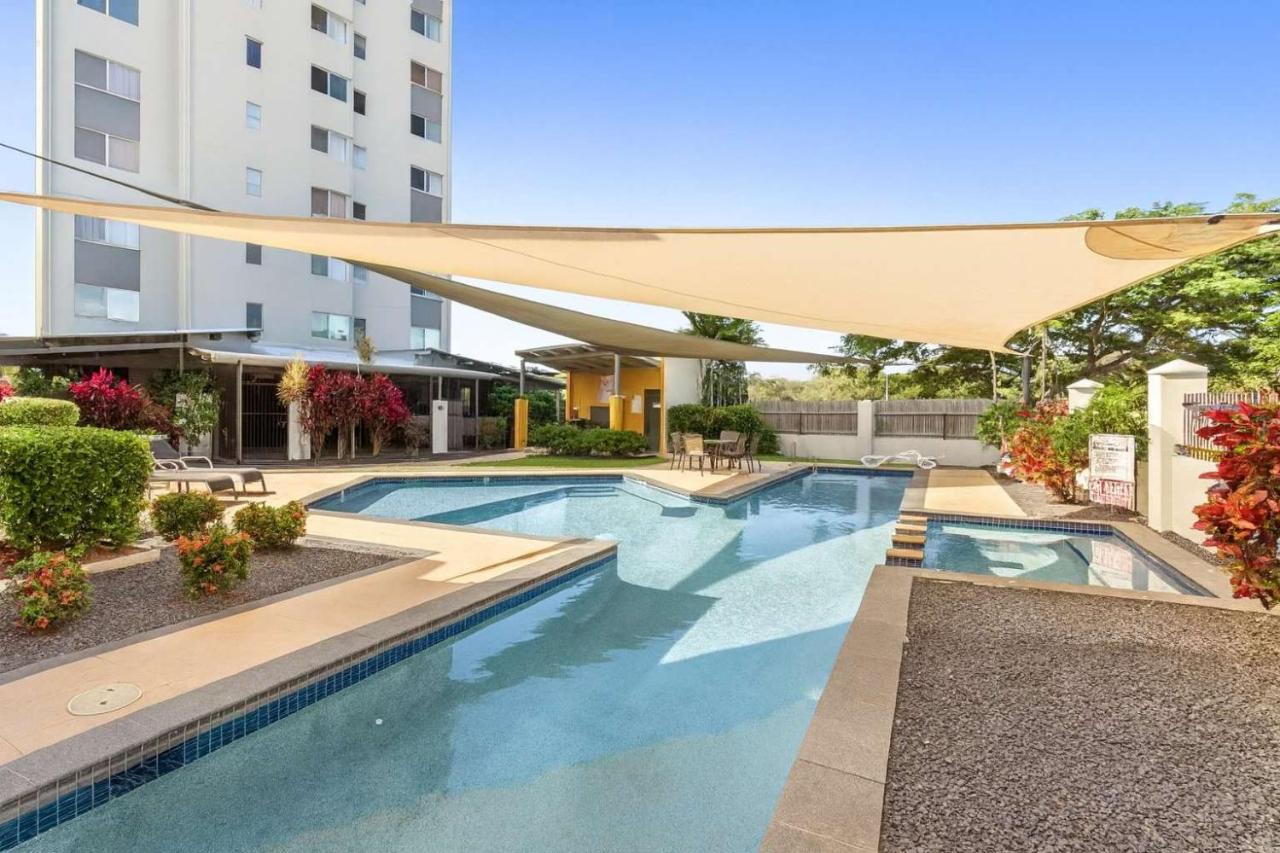 CBD Apartment with River Views Pool & Parking in Townsville - Chambres d’hôtes Townsville