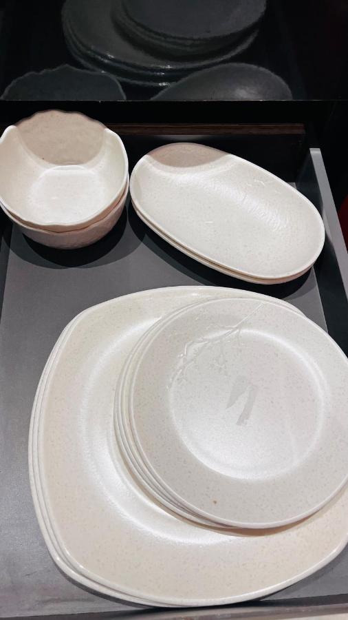 Cozy 1BHK High-Rise near ECR Balcony View Fully AC Family Friendly - B&B Kelambākkam