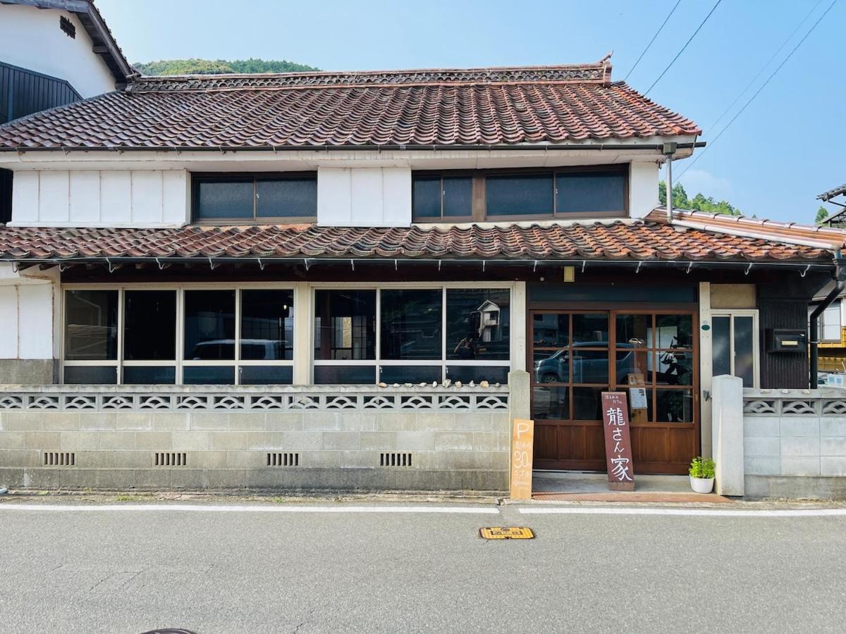 萩市の静かな港町の一棟貸切宿 泊まれるカフェ 龍さん家 -Japanese traditional house- - Chambres d’hôtes Hagi