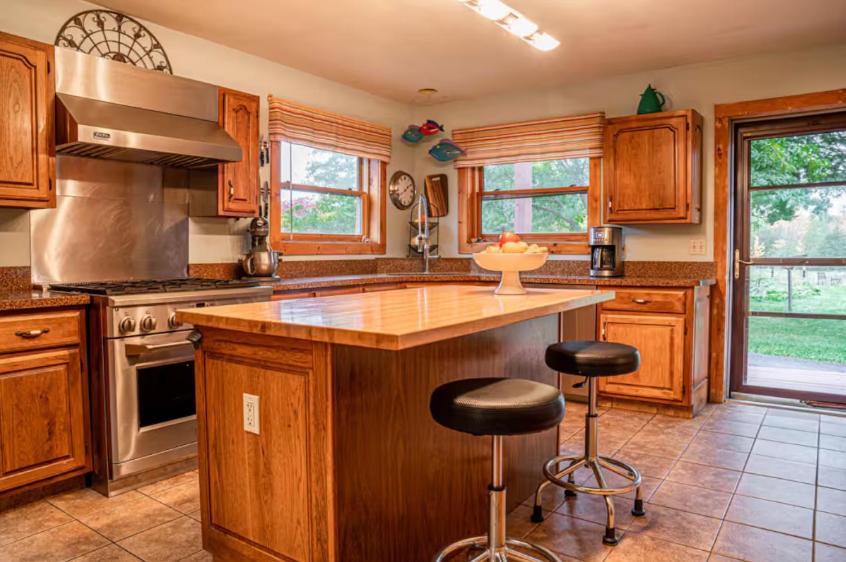 Point Au Roche Lodge - B&B Plattsburgh