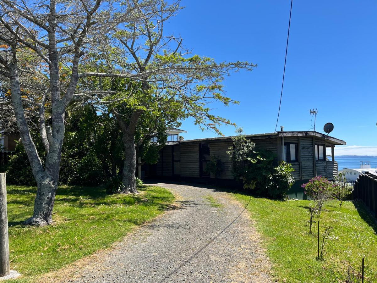 Stanmore Bay Log Cabin - short walk to beach - B&B Stanmore Bay