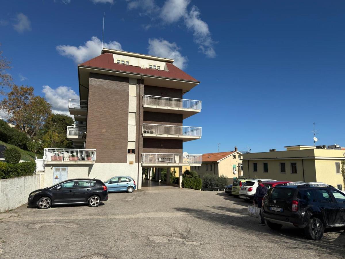 Terrazza vista mare-Parcheggio gratuito -3Min A14 -Mastrangelo Beach - Ferienwohnung Grottammare