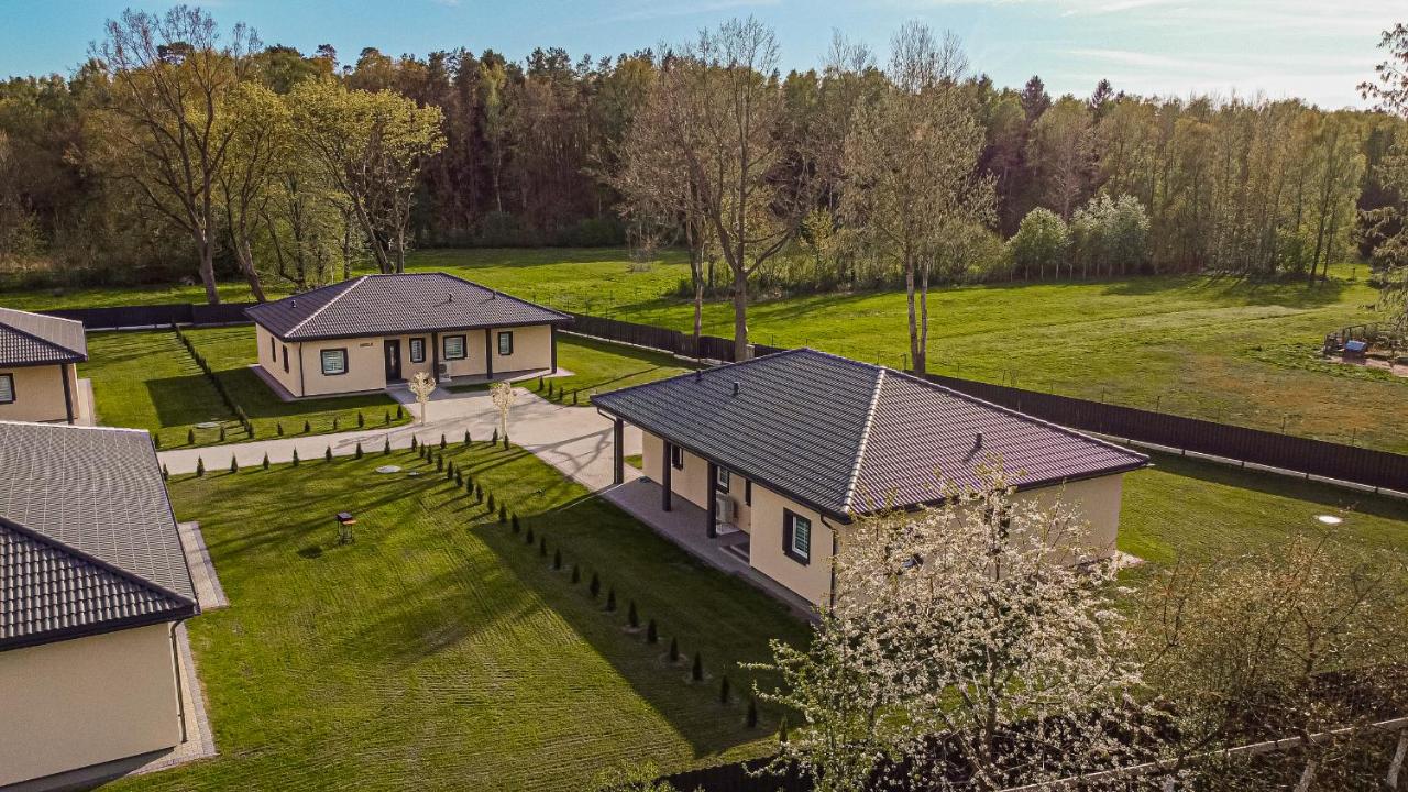 Kintu Perlas Villa - with optional Hot Tub on request - B&B Kintai