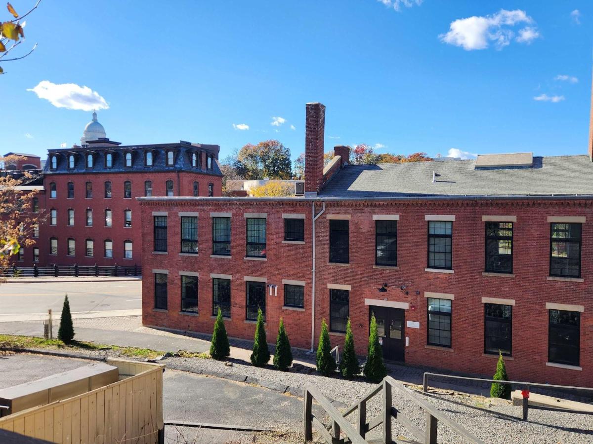 Jennifer's Historic Loft Glass Bedroom - Ferienwohnung Providence