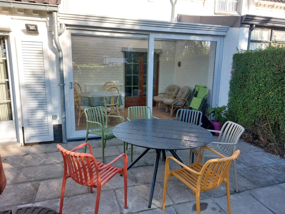 Domein 15 De Haan Nieuwmunster, 4-bedroom holiday house for up to 6 people, between Wenduine, 1 km, and De Haan, 2 km, 500 meters from the beach,15 min from Bruges, Ostend and Knokke, fenced garden, bed linen and towels provided, pet allowed, on demand - Chambres d'hôtes Zuienkerke