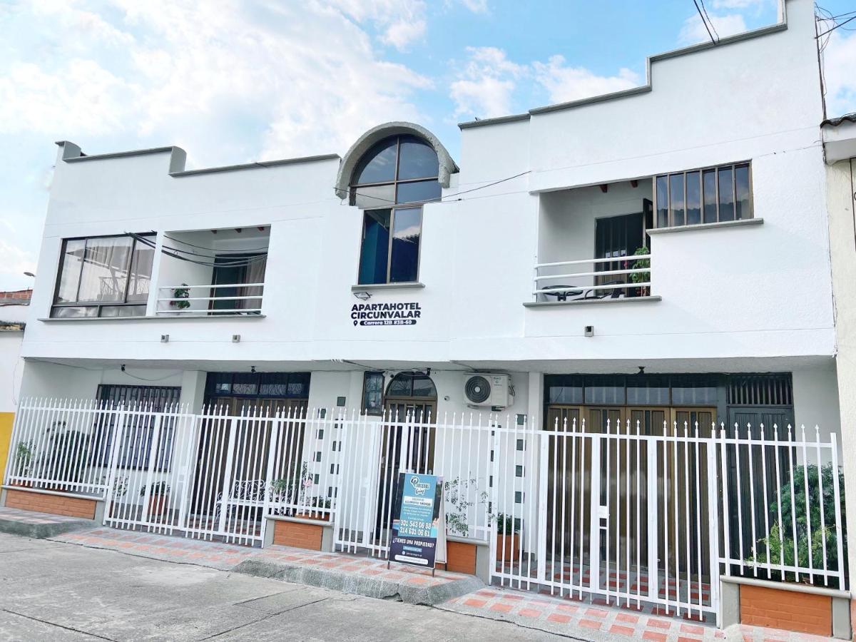 Apartamentos Zona Circunvalar Por Parceros Group - Chambres d’hôtes Pereira