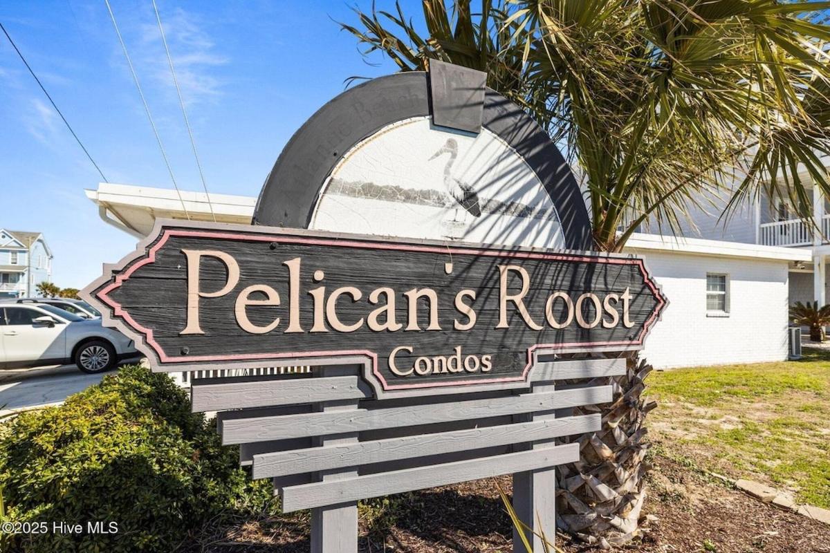 Renovated Retreat King Bed & Beachside Comfort - Bed and Breakfast Atlantic Beach