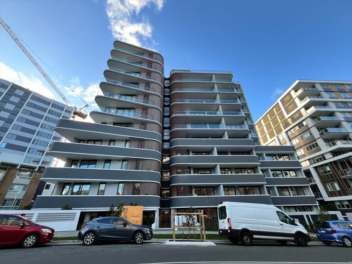 Urban Haven & Beach Breeze - Contemporary Apartment in Kogarah - B&B Sydney