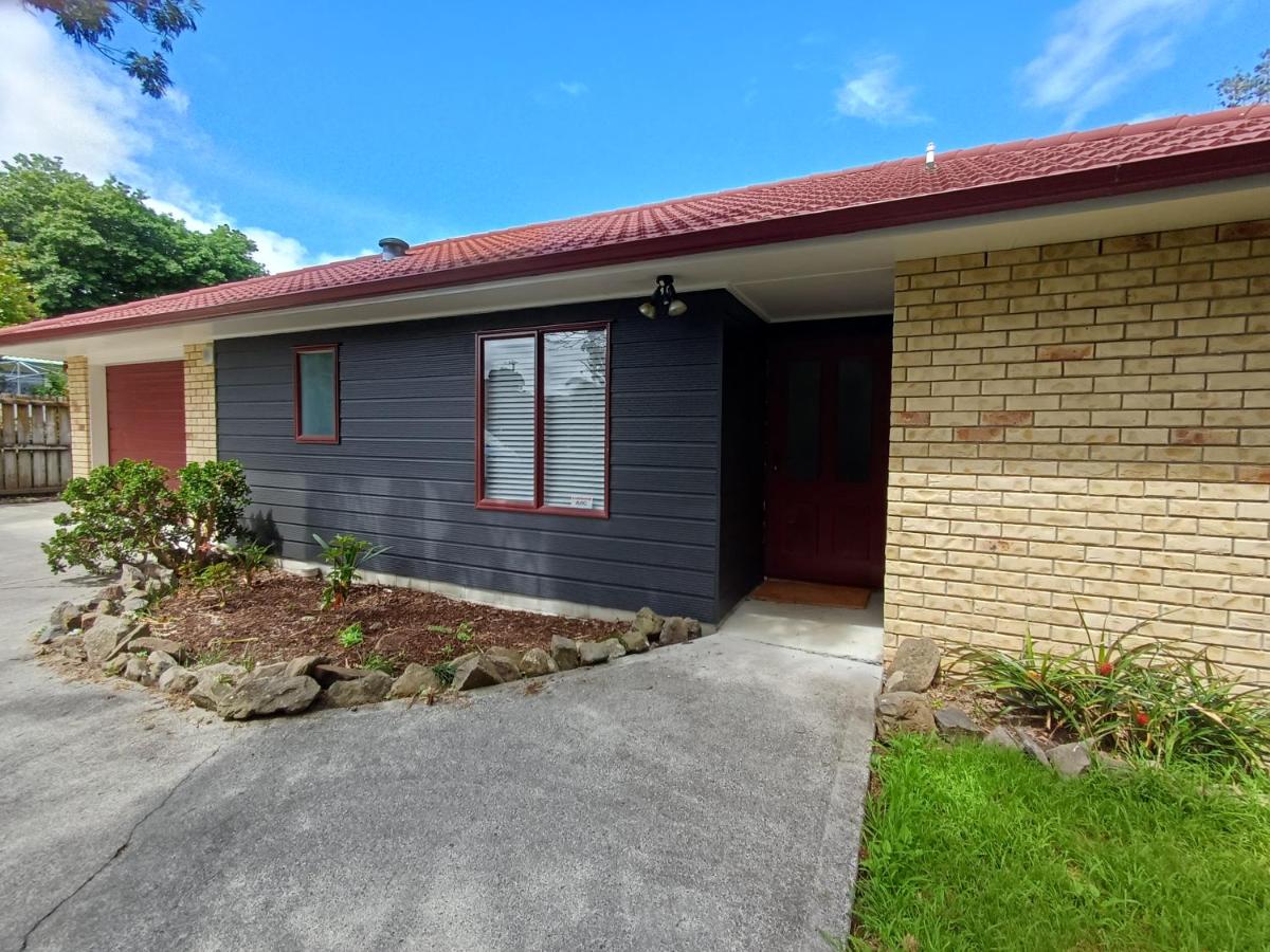 House in Restful Setting - B&B Whangarei