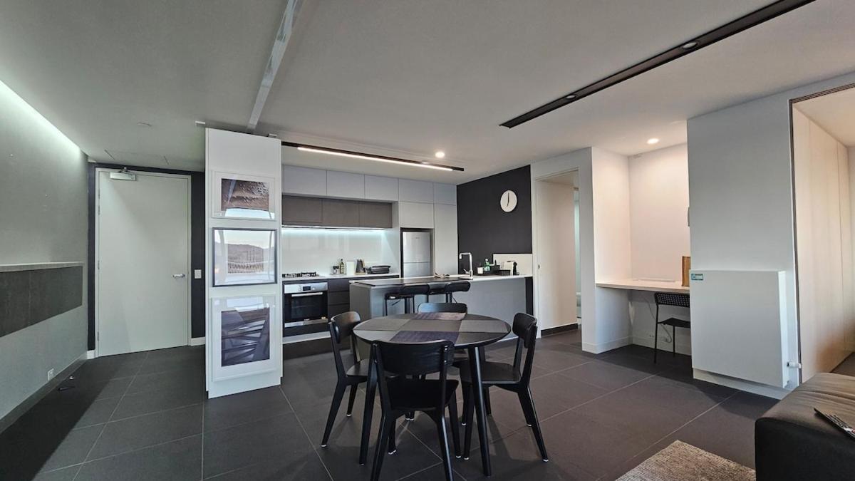 A breathtaking lake view in NewActon Canberra - Ferienwohnung Canberra