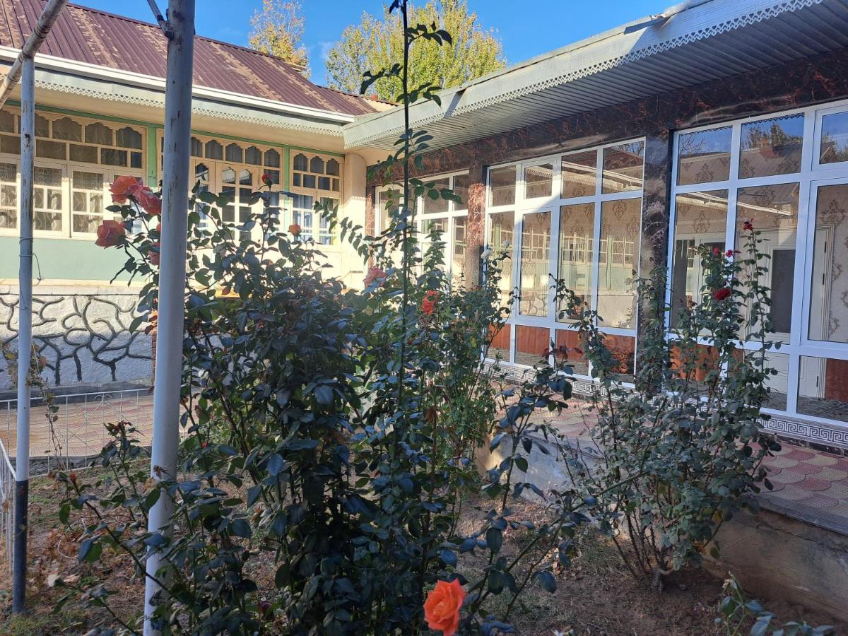 Guest House Faiz - Bed and Breakfast Panjakent